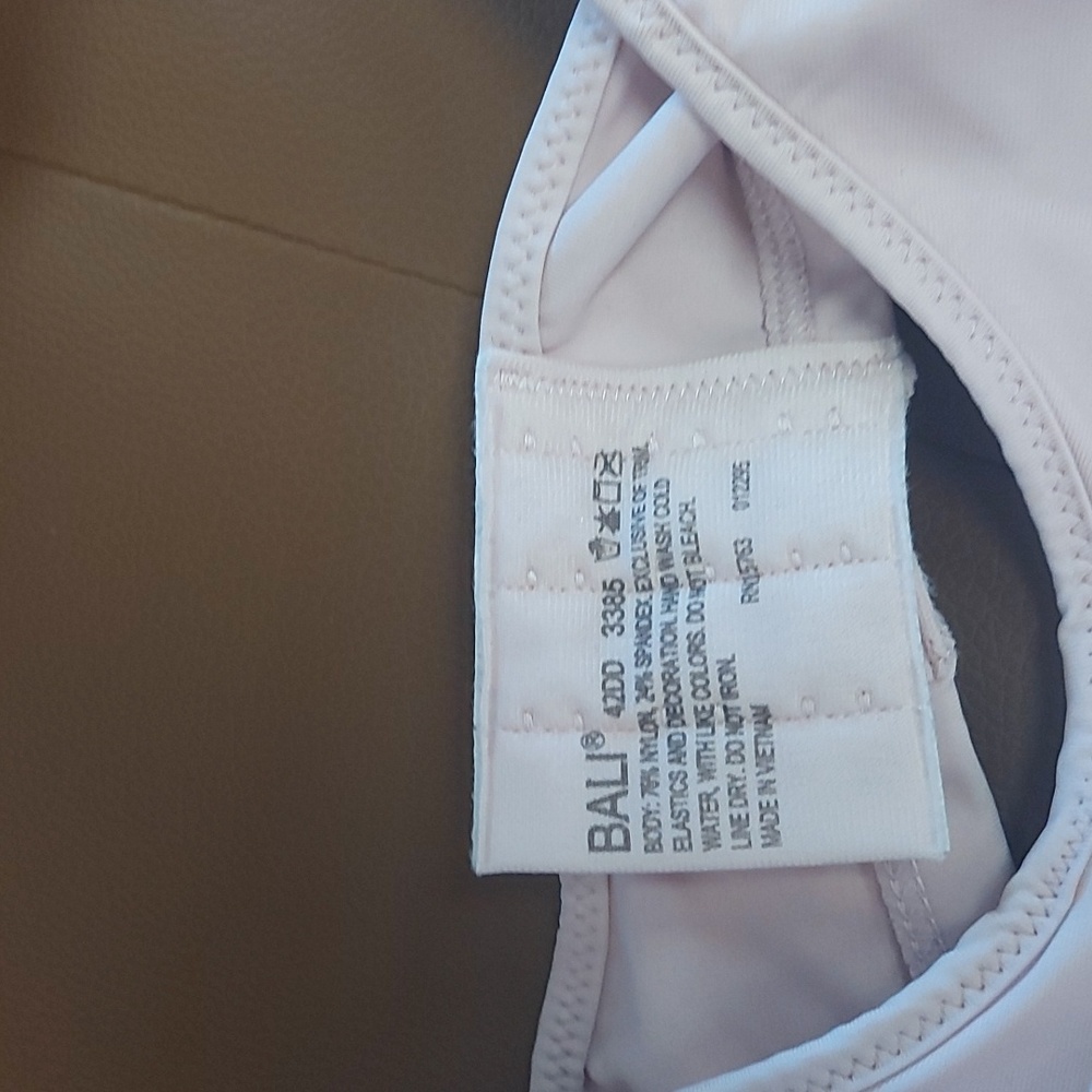 Bali size 42DD bra - Picture 2 of 5